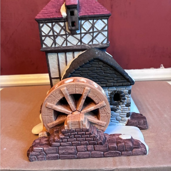 Dept 56 Dickens Village Series “Blythe Pond Mill House” #6508-0 1996 - Picture 5 of 13